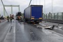 Schwerer LKW VU PKlemm A 4 Rich Olpe auf der Rodenkirchener Bruecke P051